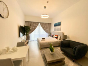 MARCO POLO - Trendy Studio at the Heart of JVC with Health Club